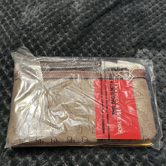 Dooney & Bourke Large Slim Wristlet - Picture 2 of 2